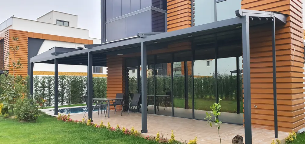 Rolling Roof: Havuz başı villa
