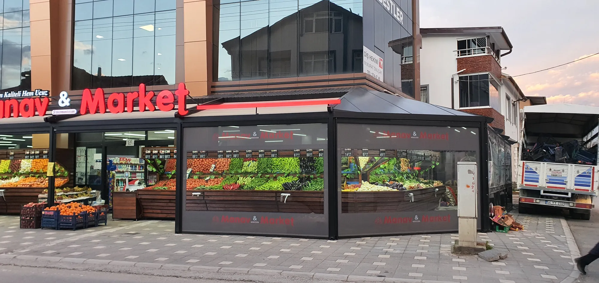 Market önü, pencereli perde